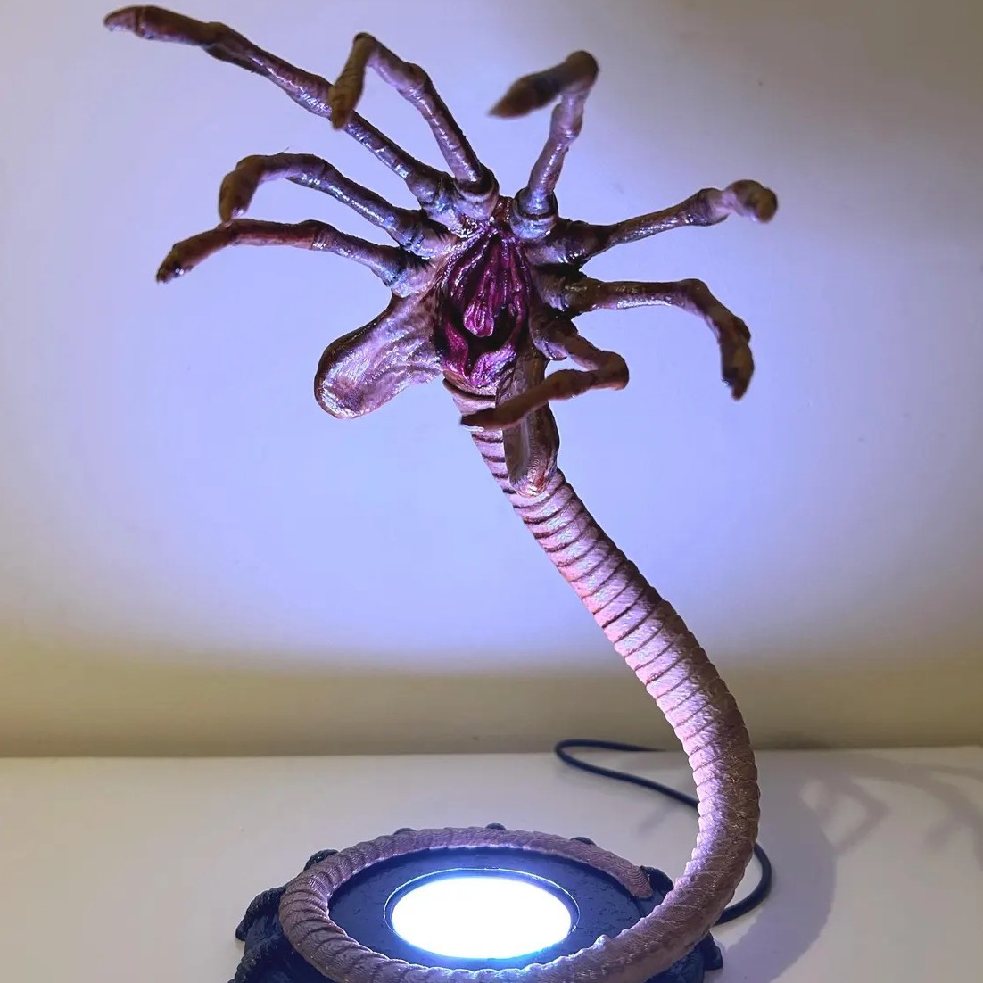 Alien Facehugger Lamp Nachtlam - Home Decor Inspo recensie en prijs