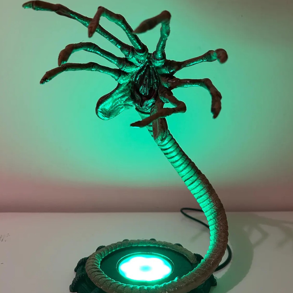Alien Facehugger Lamp Nachtlam - Home Decor Inspo recensie en prijs