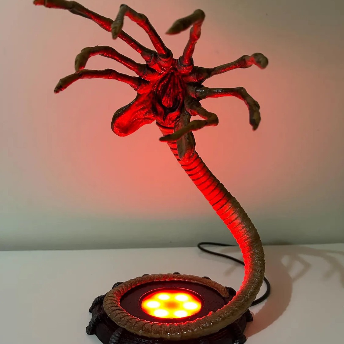 Alien Facehugger Lamp Nachtlam - Home Decor Inspo recensie en prijs